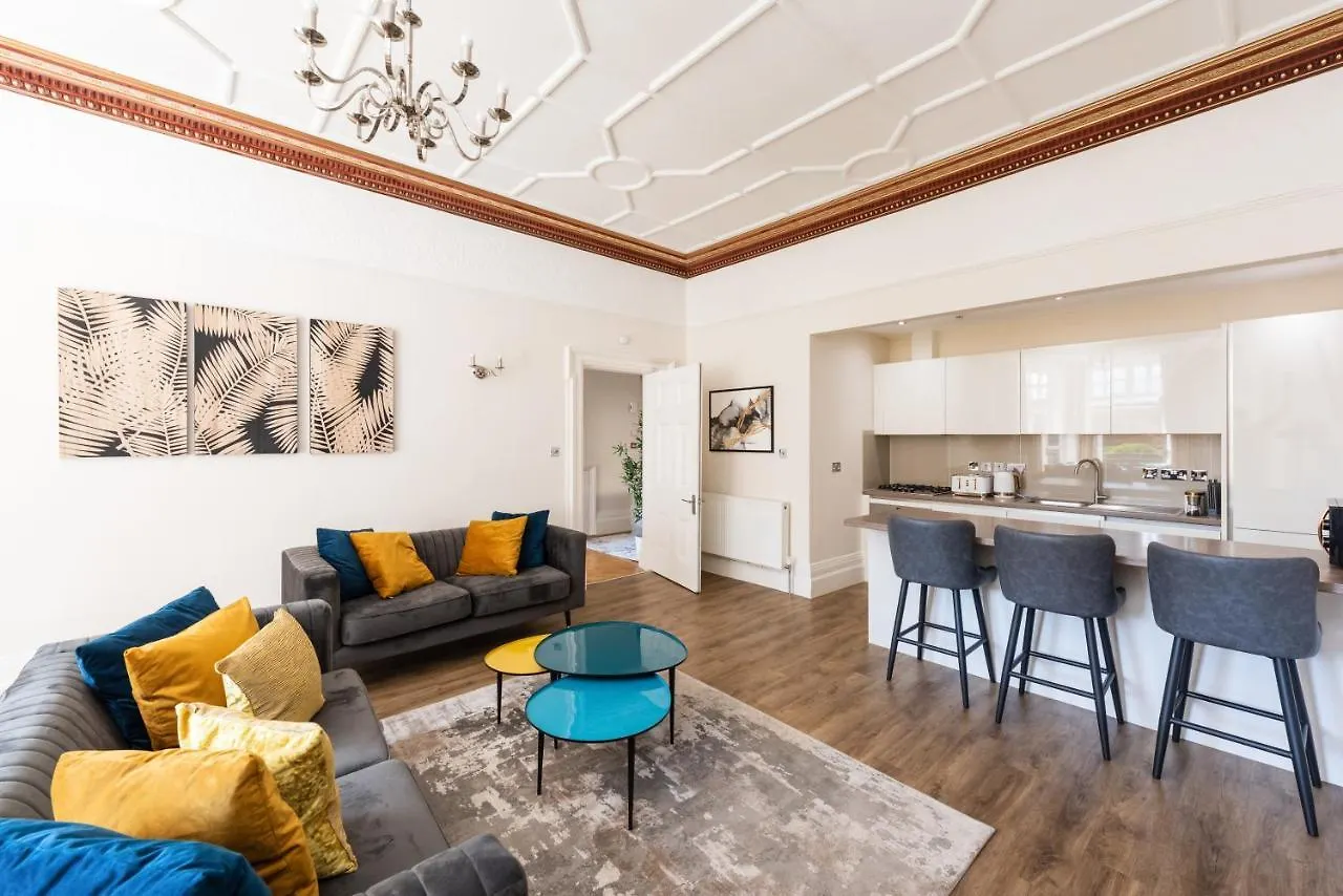 3 Bedroom Garden Apartment Opposite The Beach Hove Großbritannien